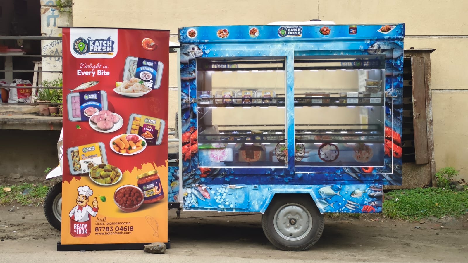 KatchFresh mobile cart and campaign banner at market