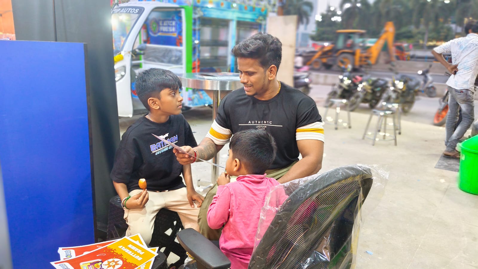Customers tasting products at the vehicle market campaign